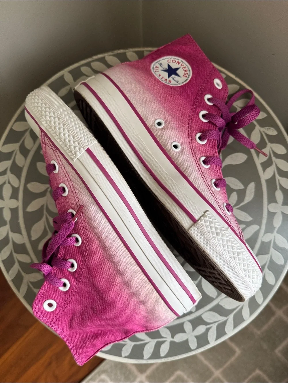 Converse Chuck Taylor High Top Sneakers - Pink Ombre Youth Sz 4